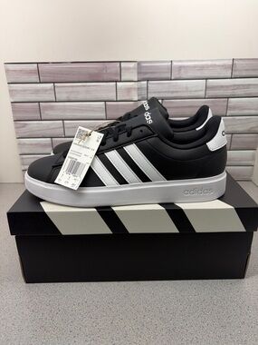 New Adidas Grand Court 2.0 withCloudfoam Comfort Men’s size 9.5 Blk/Wht #GW9196